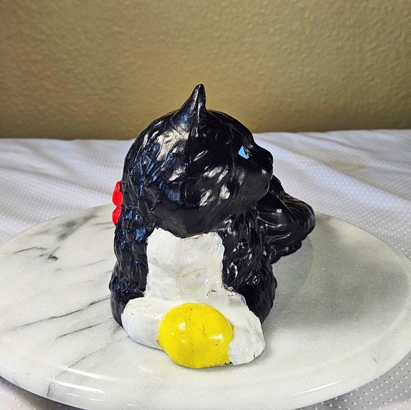 Vintage Art Studio Ceramic Cat Black And White Red Bow MCM - Picture 2 of 12